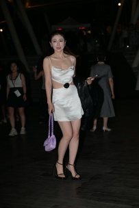 【精选街拍】Vol.3770 大露背女神 [117P-1.98GB]