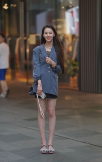 【精选街拍】Vol.3683 甜美长西装外套 [80P+1V-1.04GB]